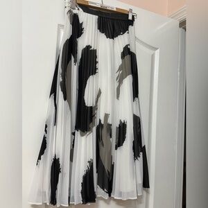 Banana Republic Pleated Skirt